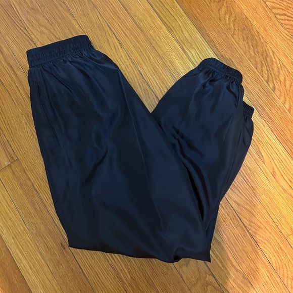 WinterSilks Black Joggers - Womens Petite Small - Picture 2 of 3